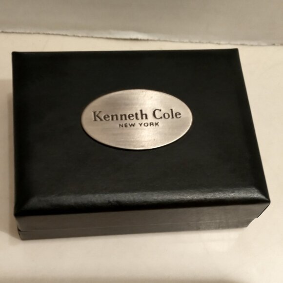 FUNKY VINTAGE KENNETH COLE CUFFLINKS, WHITE/SILVER - Picture 10 of 11